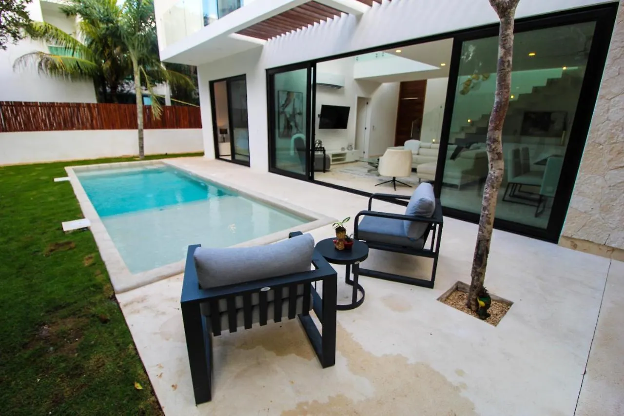 Bahia Principe Vacation Rentals - Four-Bedroom House Akumal Mexico